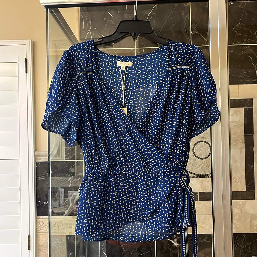 Max Studio Blue Top, Size L, Nwt.